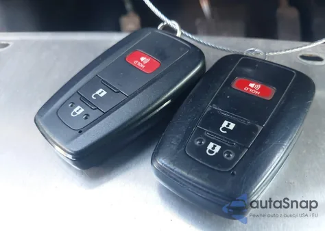 2016 Toyota Prius Two z USA, uszkodzony, nr VIN JTDKBRFU7G3504216